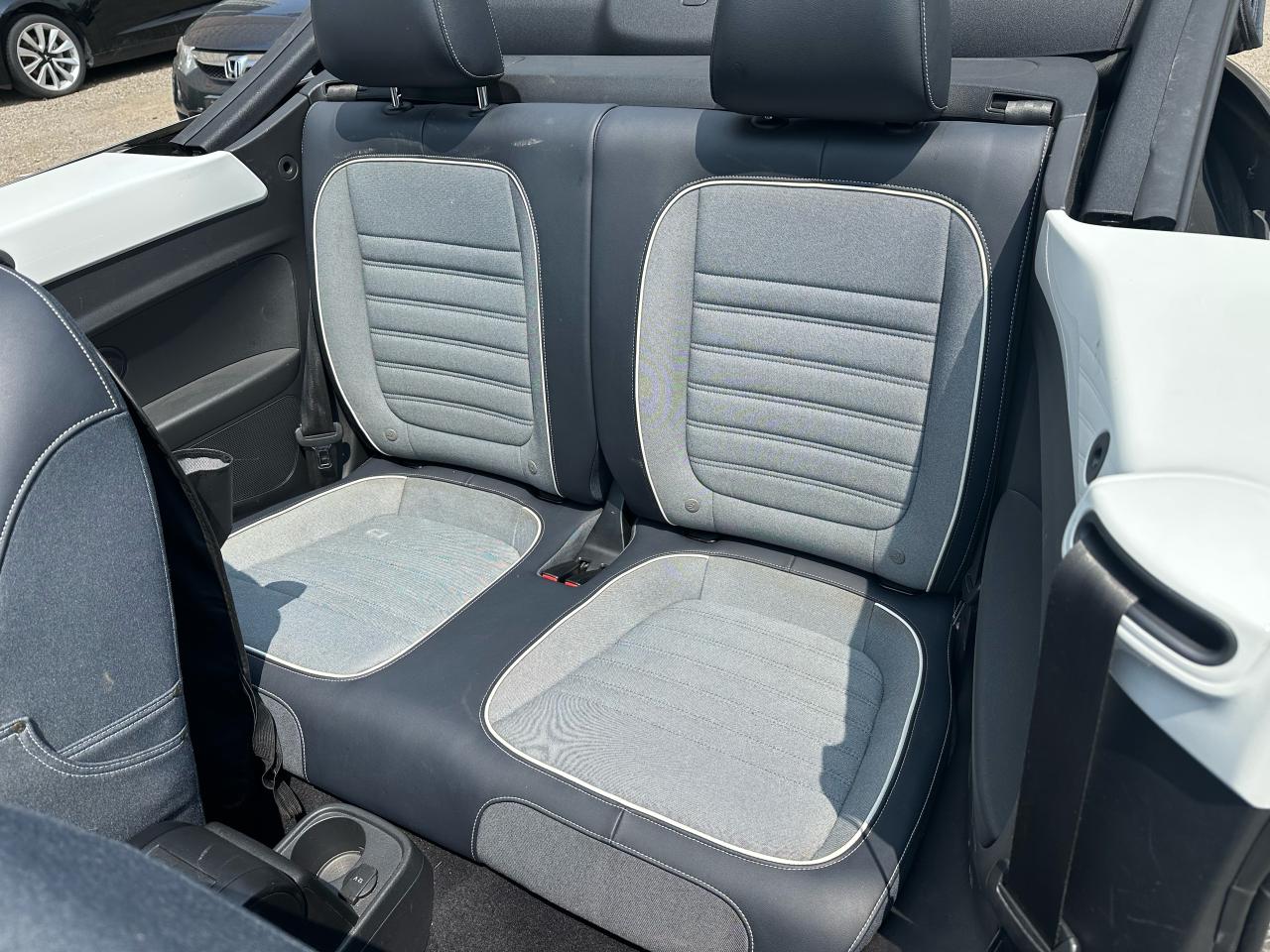 2016 Volkswagen Beetle Denim Edition - Photo #12