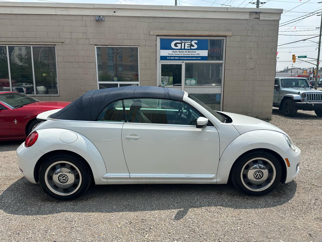2016 Volkswagen Beetle Denim Edition - Photo #4