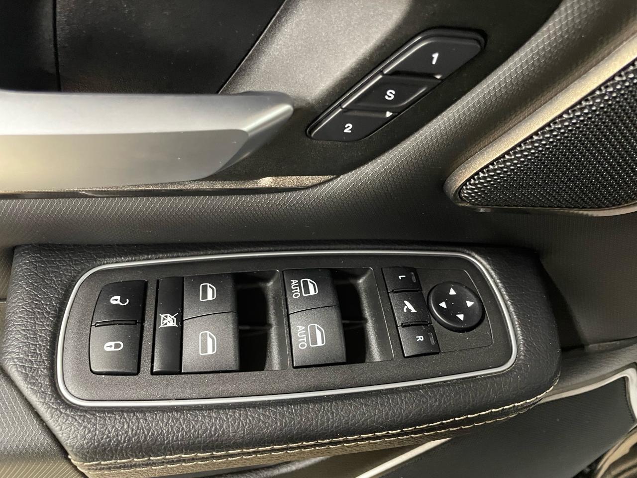 2023 RAM 1500 Rebel Photo12