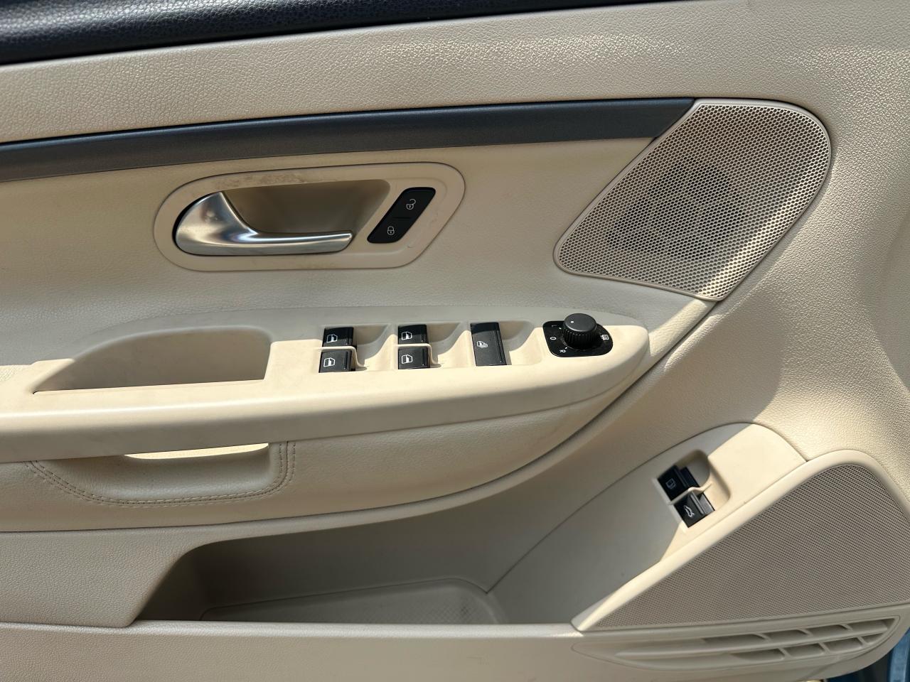 2008 Volkswagen Eos 2DR CONV DSG - Photo #9
