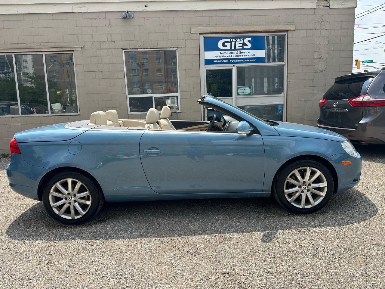 2008 Volkswagen Eos 2DR CONV DSG - Photo #2