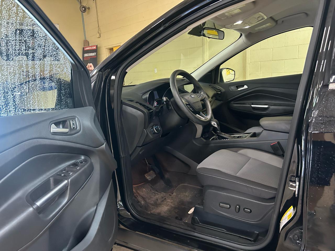 2018 Ford Escape SE - Photo #8