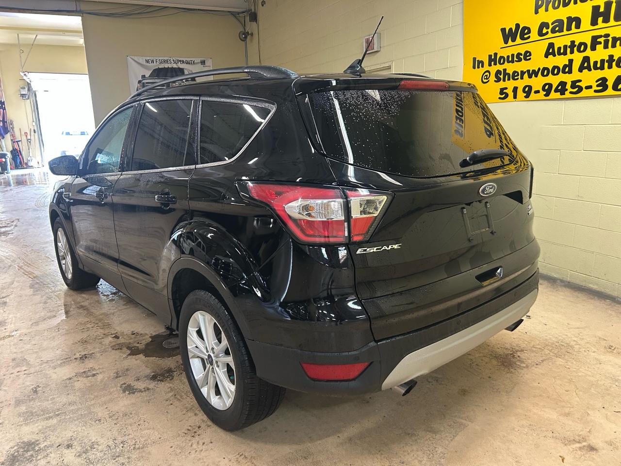 2018 Ford Escape SE - Photo #4