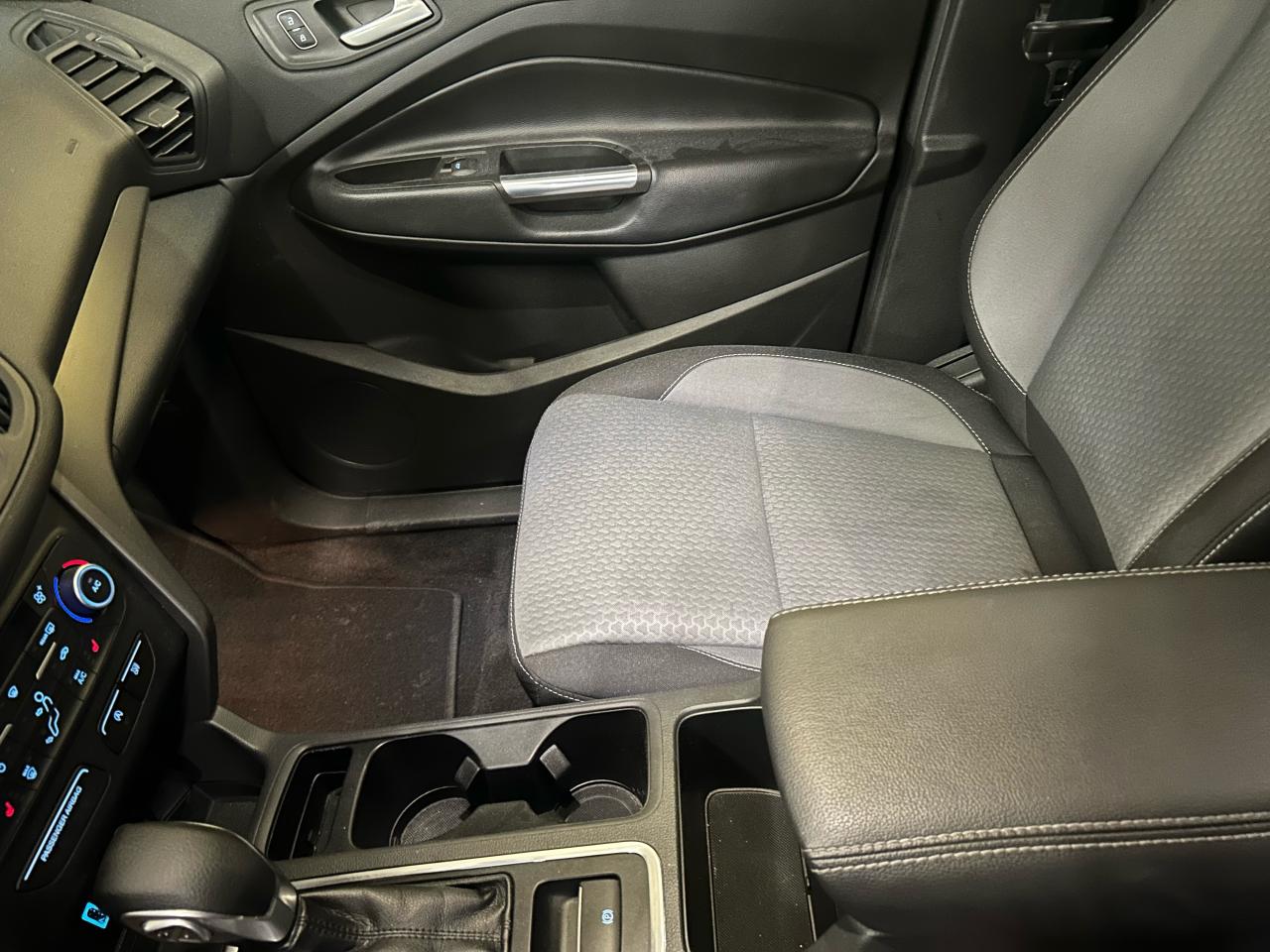 2018 Ford Escape SE - Photo #12