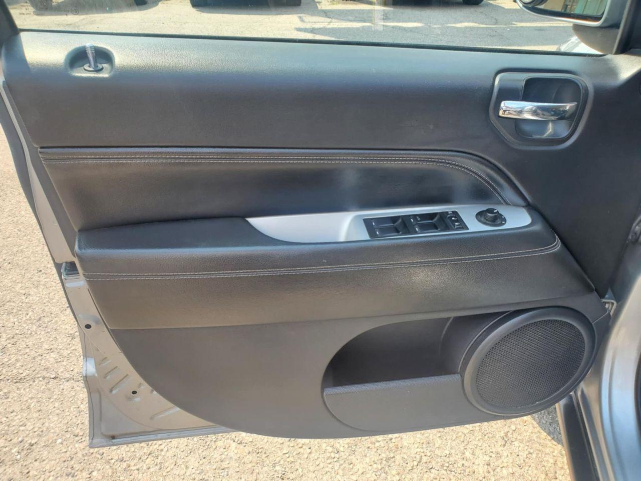 2016 Jeep Compass 4WD HIGH ALTITUDE Photo