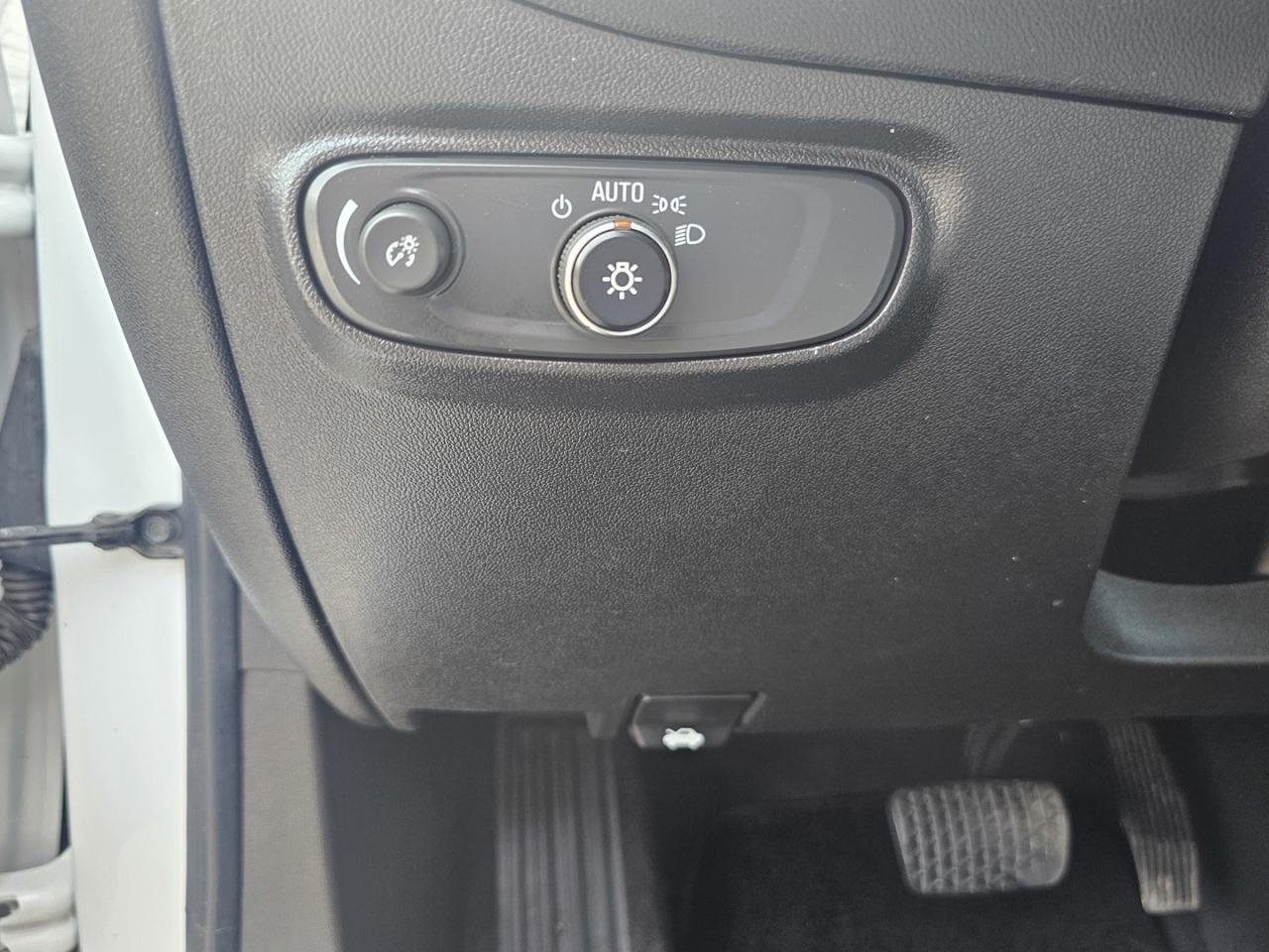 2019 Chevrolet Equinox LT - Photo #11