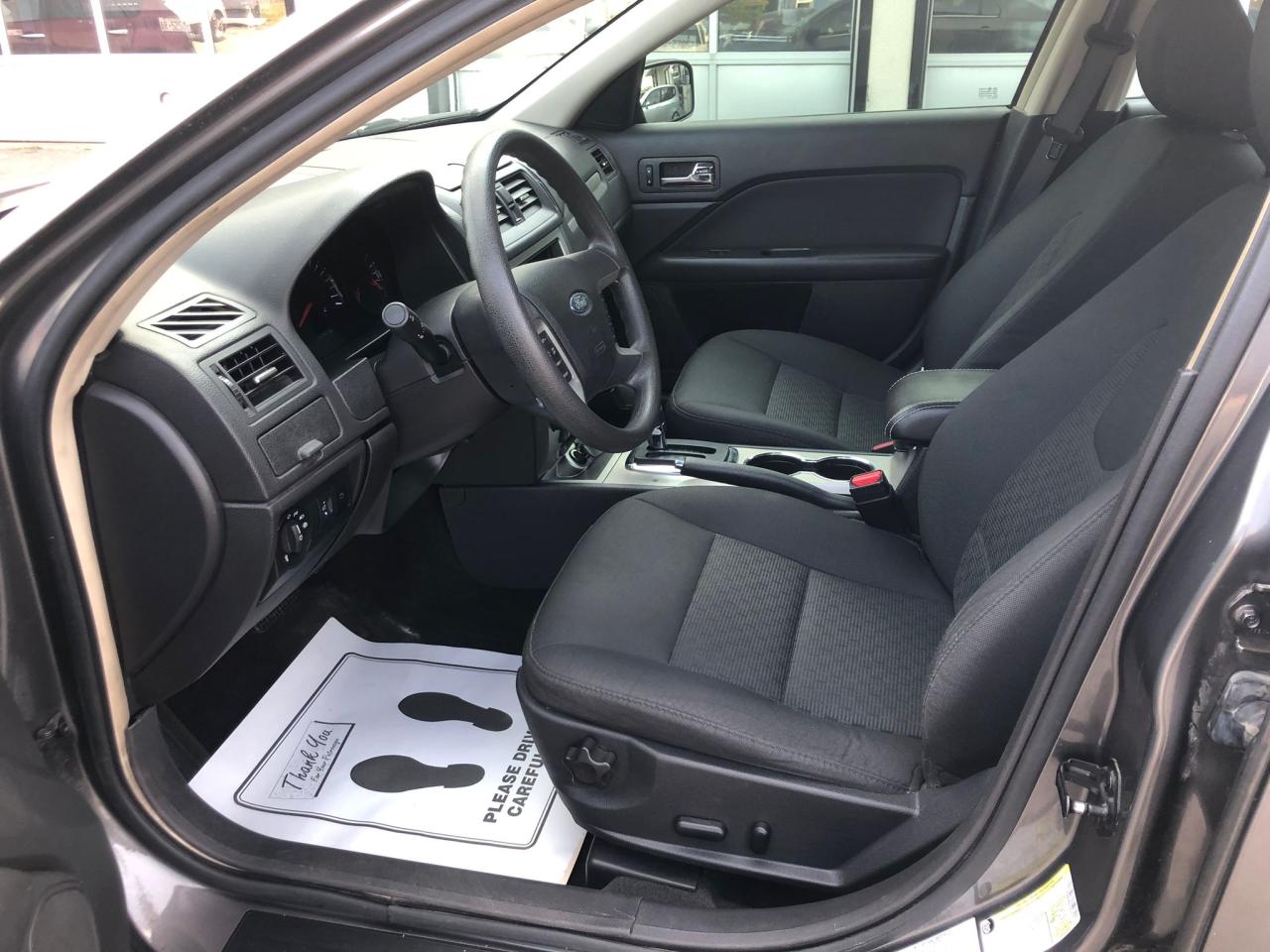 2012 Ford Fusion SE - Photo #11