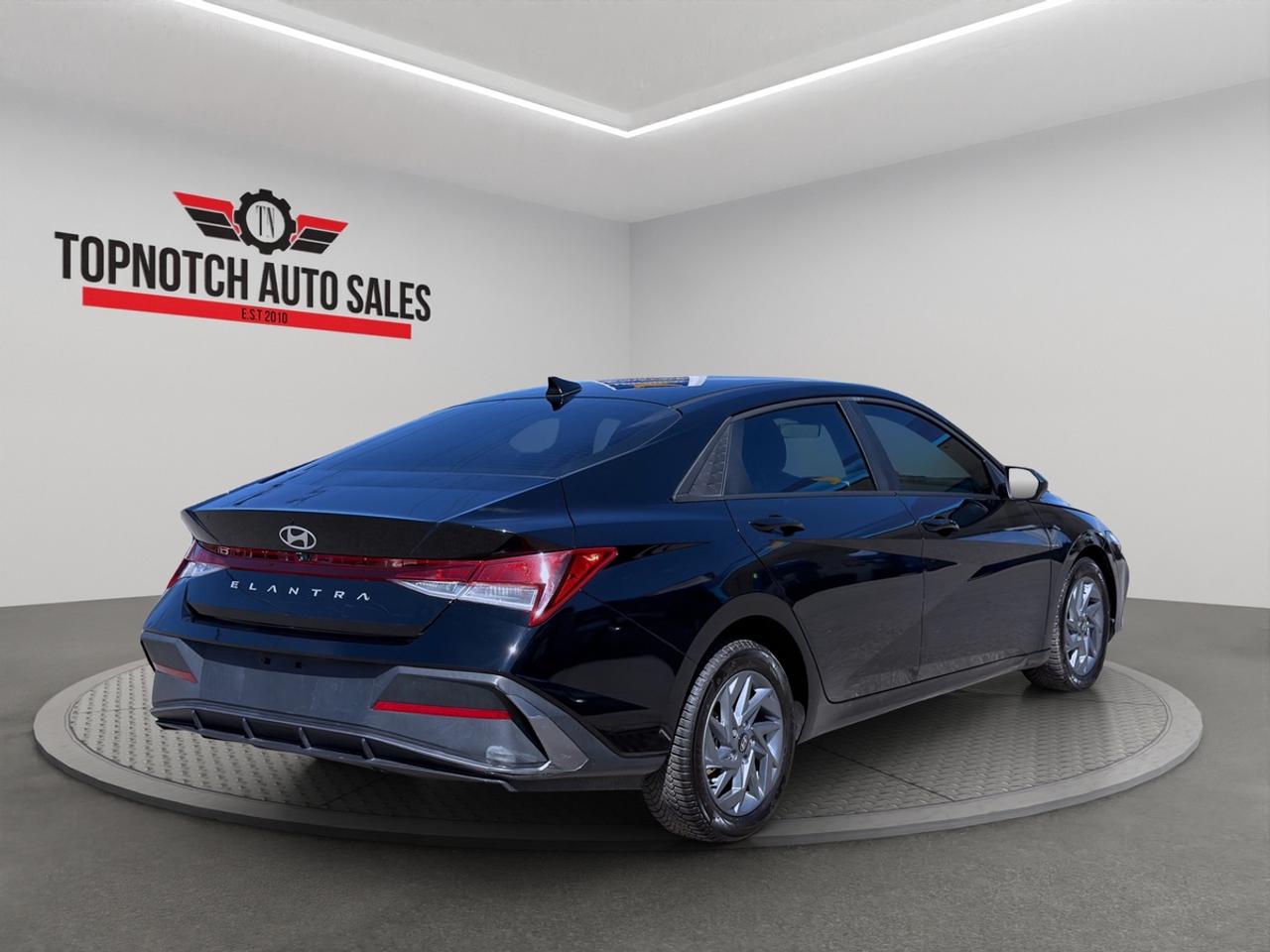 2024 Hyundai Elantra SEL Photo