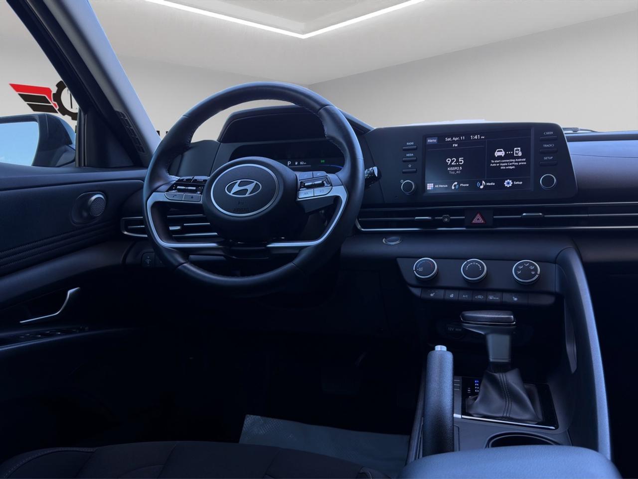 2024 Hyundai Elantra SEL Photo