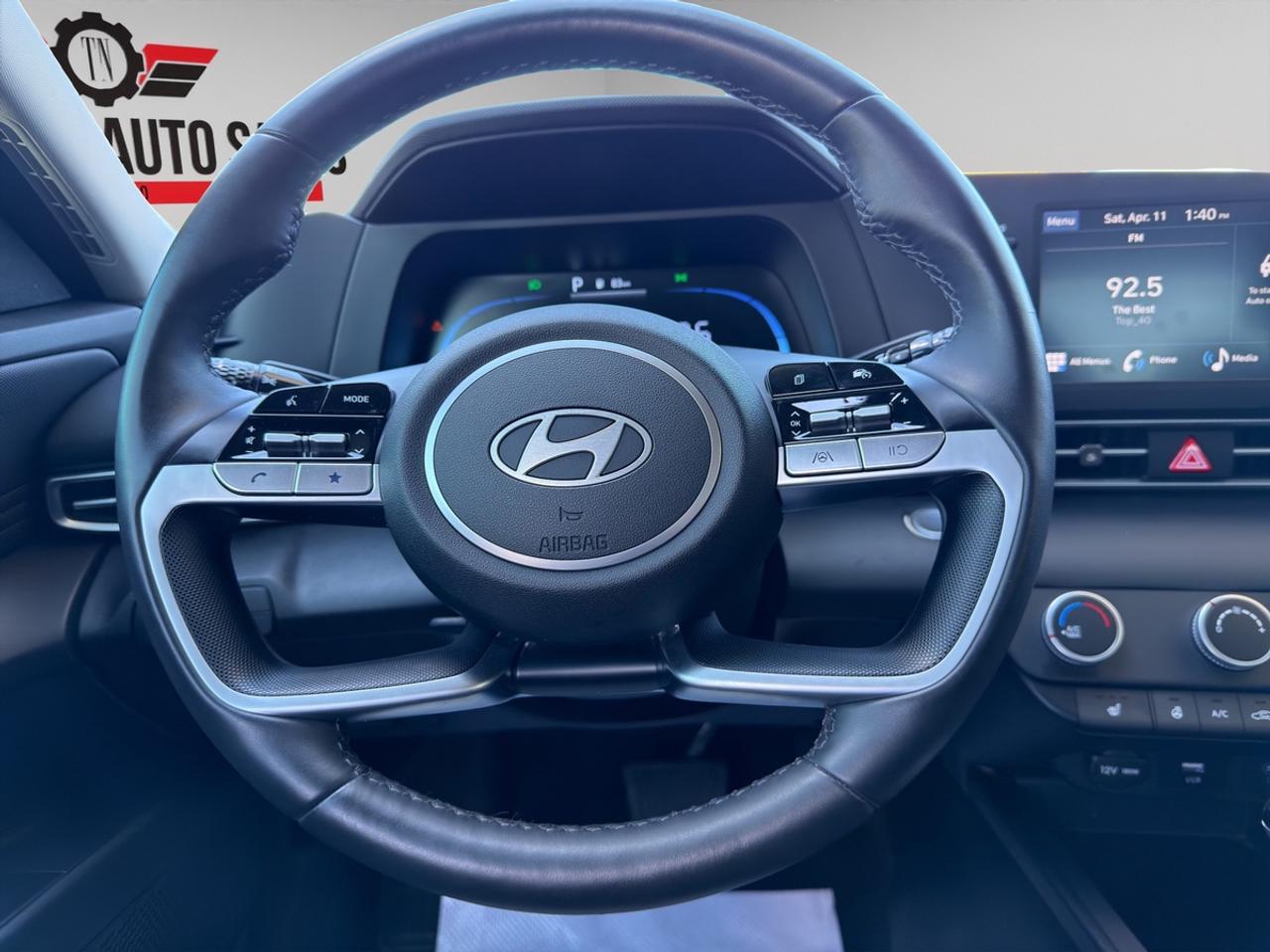 2024 Hyundai Elantra SEL Photo