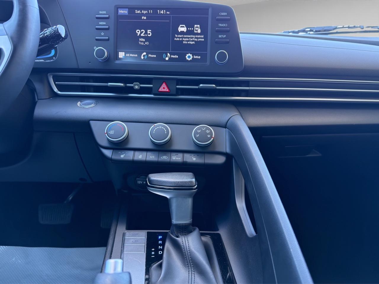 2024 Hyundai Elantra SEL Photo