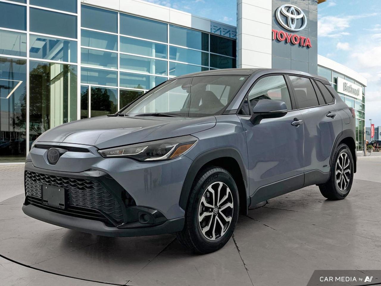 Used 2024 Toyota Corolla Cross HYBRID SE for sale in Winnipeg, MB