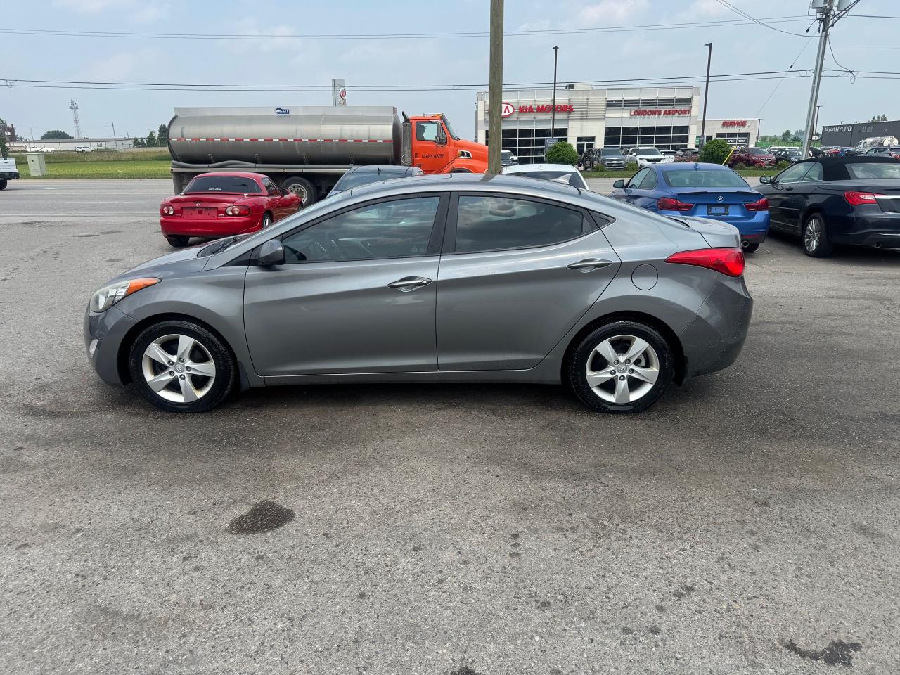 2013 Hyundai Elantra GLS - Photo #2