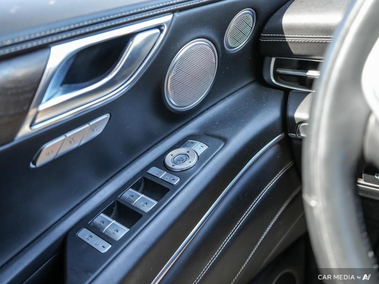 2023 Genesis GV80 3.5T Prestige 5P WINTER WHEELS | POWER MOONROOF | HEADS-UP DISPLAY Photo