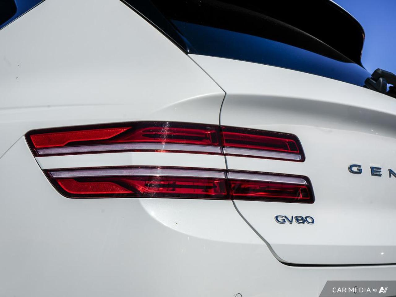 2023 Genesis GV80 3.5T Prestige 5P WINTER WHEELS | POWER MOONROOF | HEADS-UP DISPLAY Photo