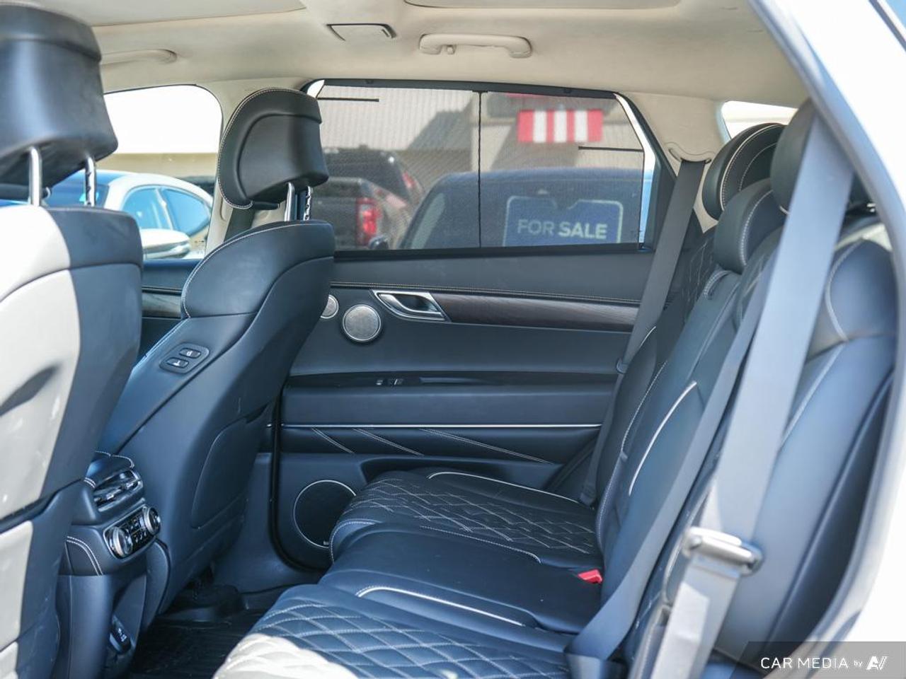 2023 Genesis GV80 3.5T Prestige 5P WINTER WHEELS | POWER MOONROOF | HEADS-UP DISPLAY Photo