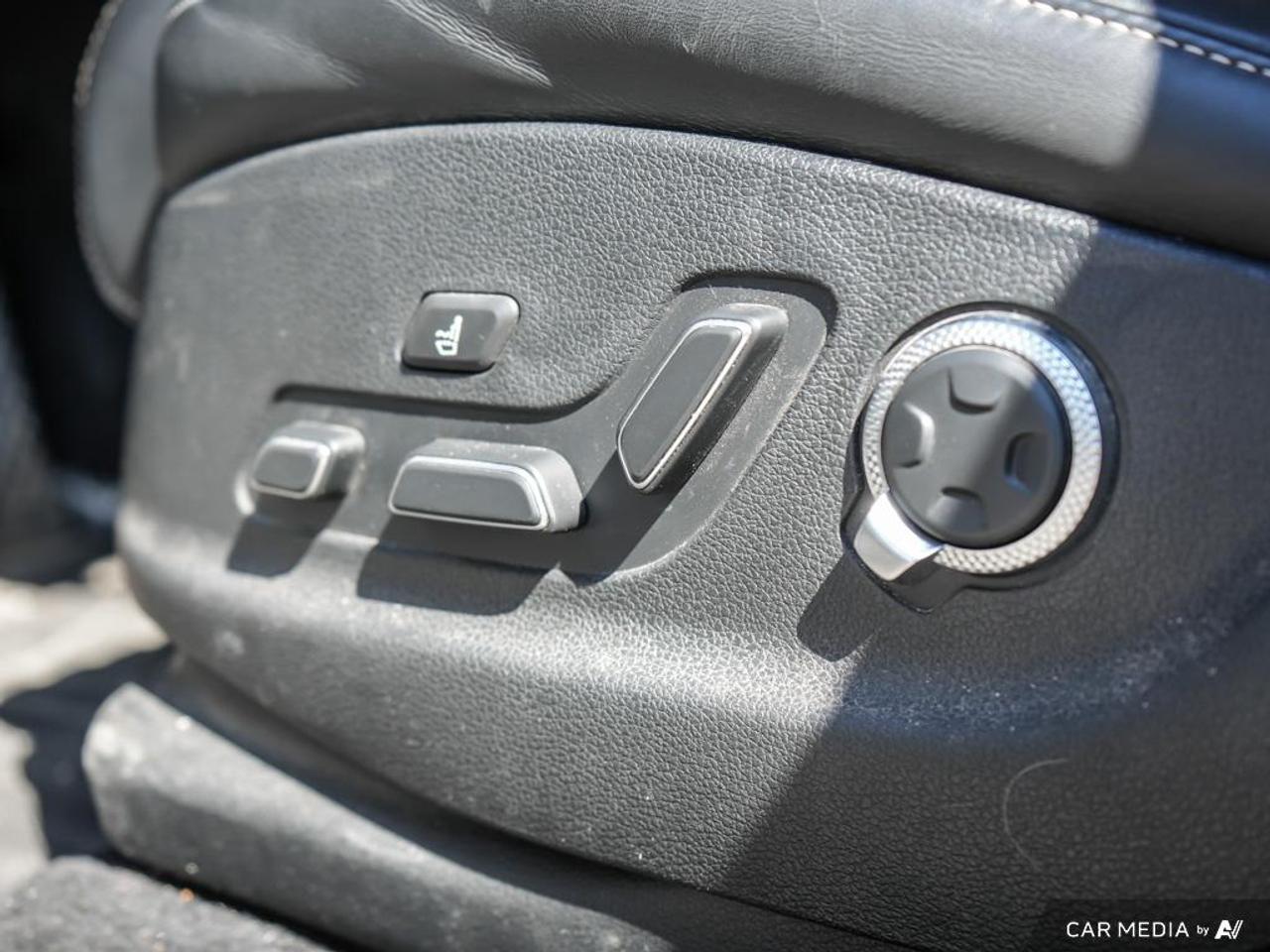 2023 Genesis GV80 3.5T Prestige 5P WINTER WHEELS | POWER MOONROOF | HEADS-UP DISPLAY Photo