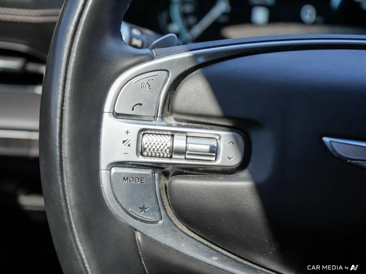 2023 Genesis GV80 3.5T Prestige 5P WINTER WHEELS | POWER MOONROOF | HEADS-UP DISPLAY Photo