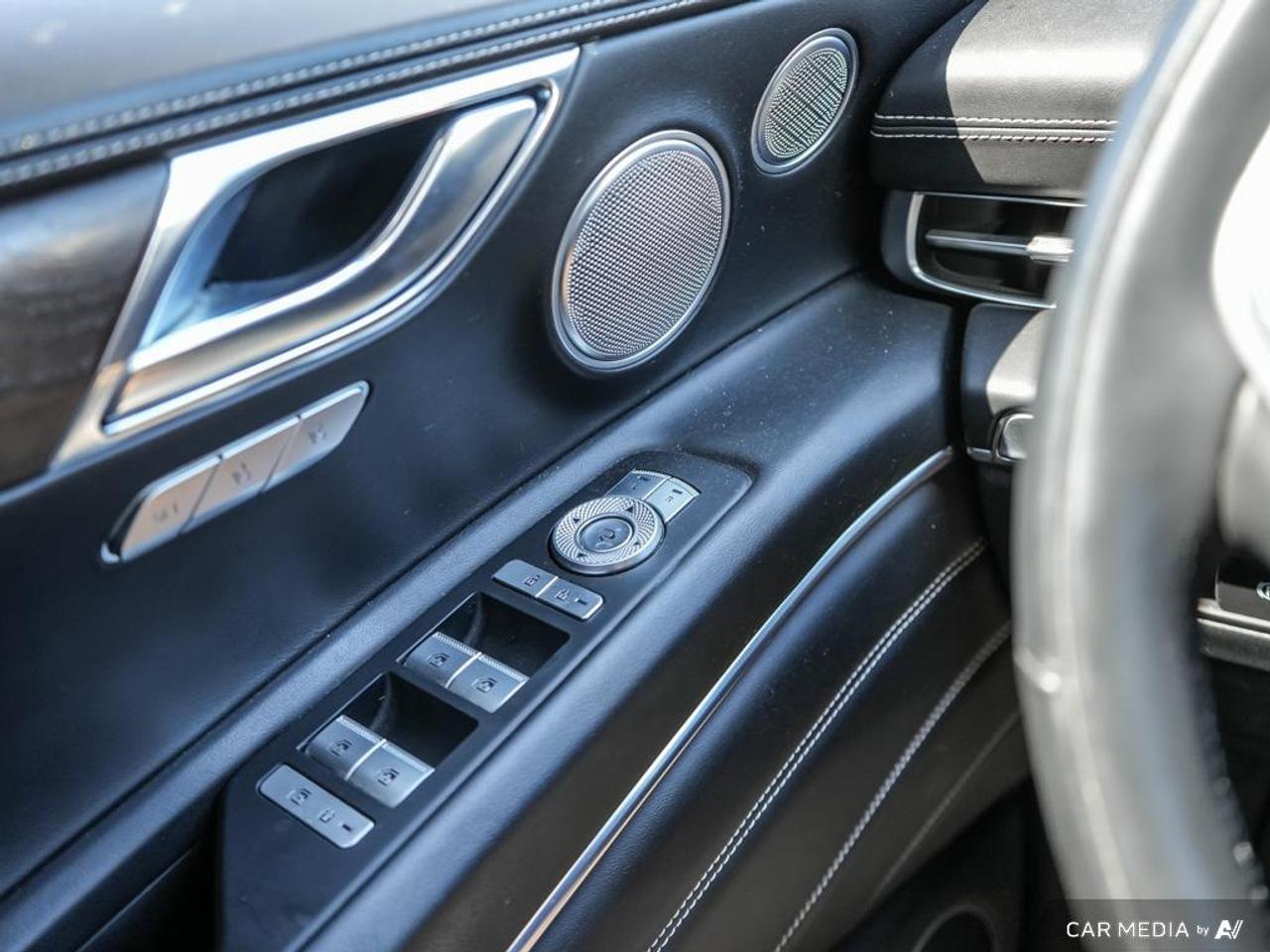 2023 Genesis GV80 3.5T Prestige 5P WINTER WHEELS | POWER MOONROOF | HEADS-UP DISPLAY Photo