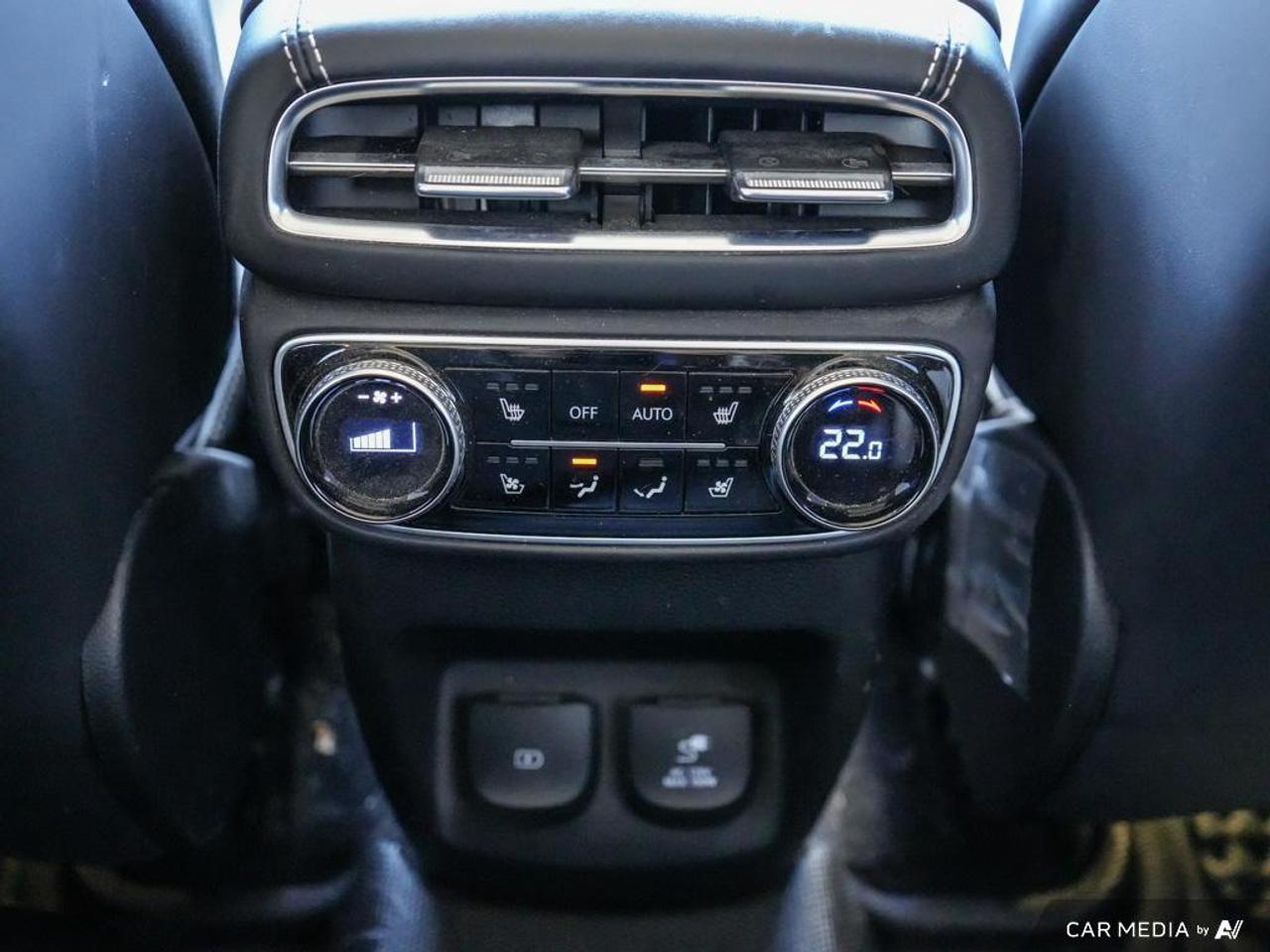 2023 Genesis GV80 3.5T Prestige 5P WINTER WHEELS | POWER MOONROOF | HEADS-UP DISPLAY Photo