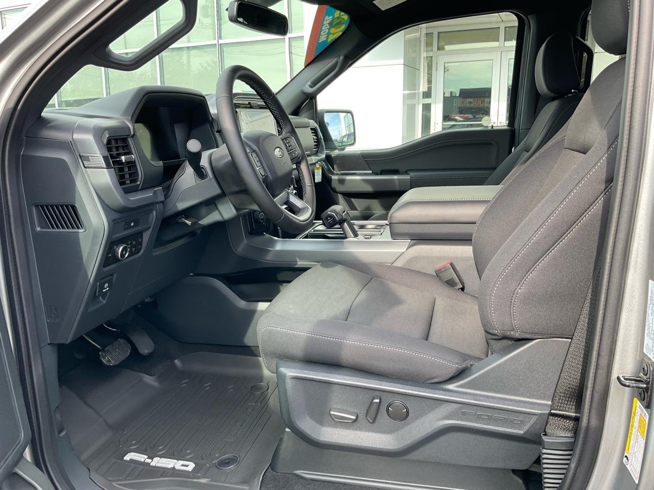 2025 Ford F-150 XLT Photo5