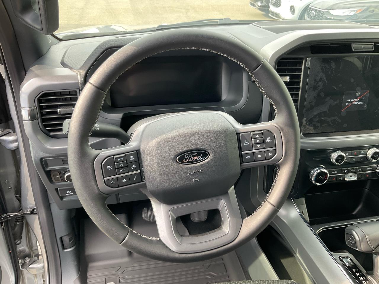 2025 Ford F-150 XLT Photo5