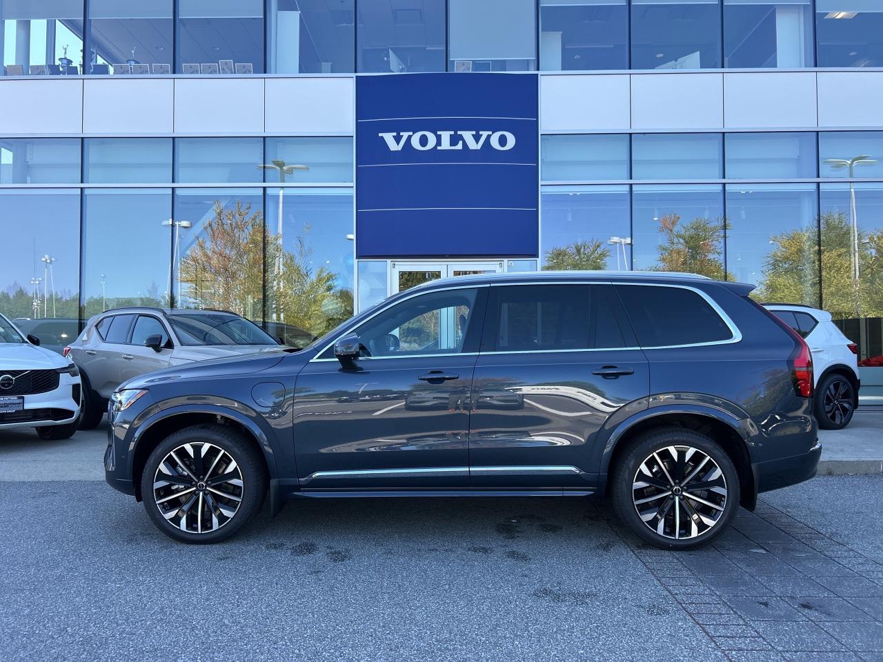New 2026 Volvo XC90 Plug-In Hybrid T8 AWD Plus Bright Theme 7-Seater for sale in Surrey, BC