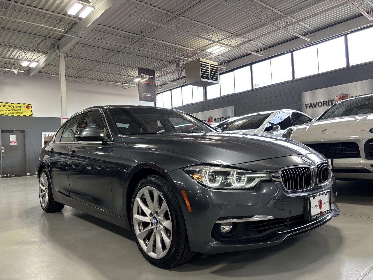 2017 BMW 3 Series 330i xDrive|AWD|BROWNLEATHER|NAV|AMBIENT|SUNROOF|+ - Photo #2