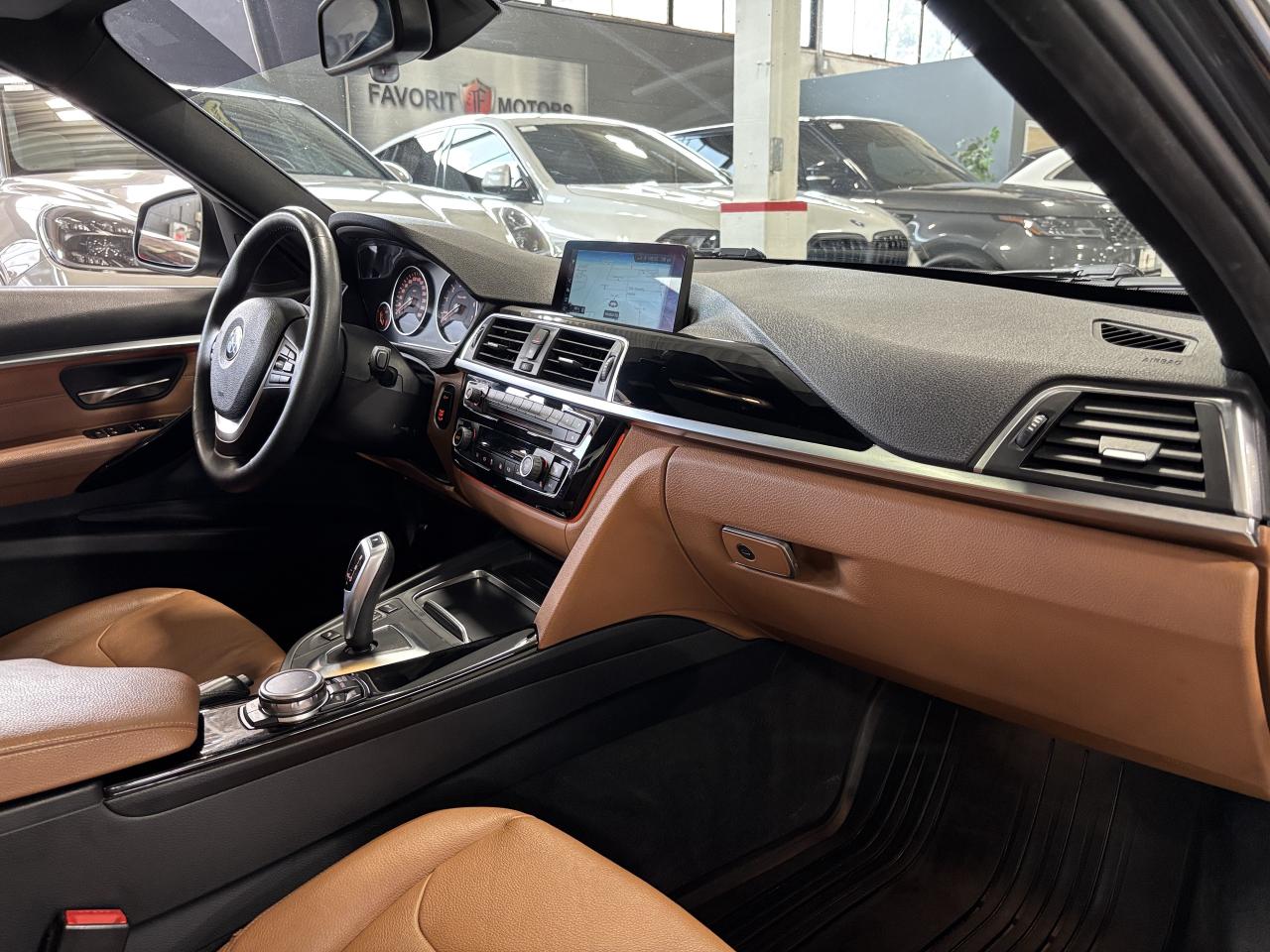 2017 BMW 3 Series 330i xDrive|AWD|BROWNLEATHER|NAV|AMBIENT|SUNROOF|+ - Photo #12