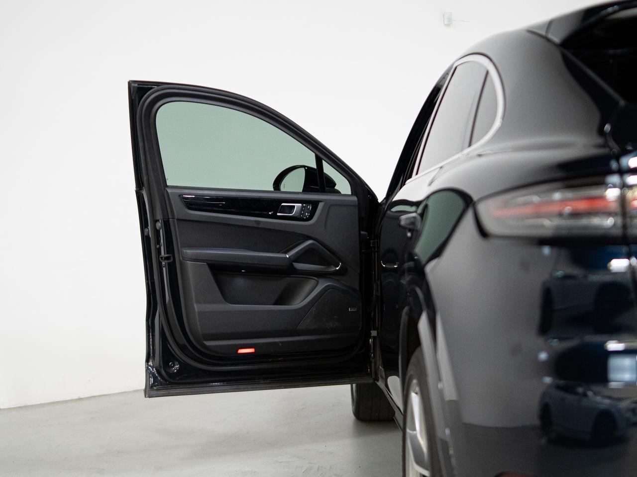 2022 Porsche Cayenne COUPE | PREMIUM PLUS PKG | BOSE | 21 IN WHEELS Photo