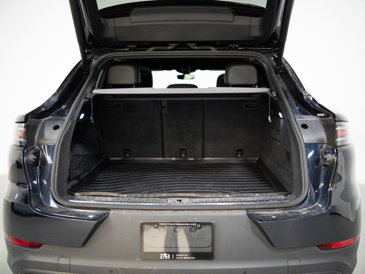 2022 Porsche Cayenne COUPE | PREMIUM PLUS PKG | BOSE | 21 IN WHEELS Photo