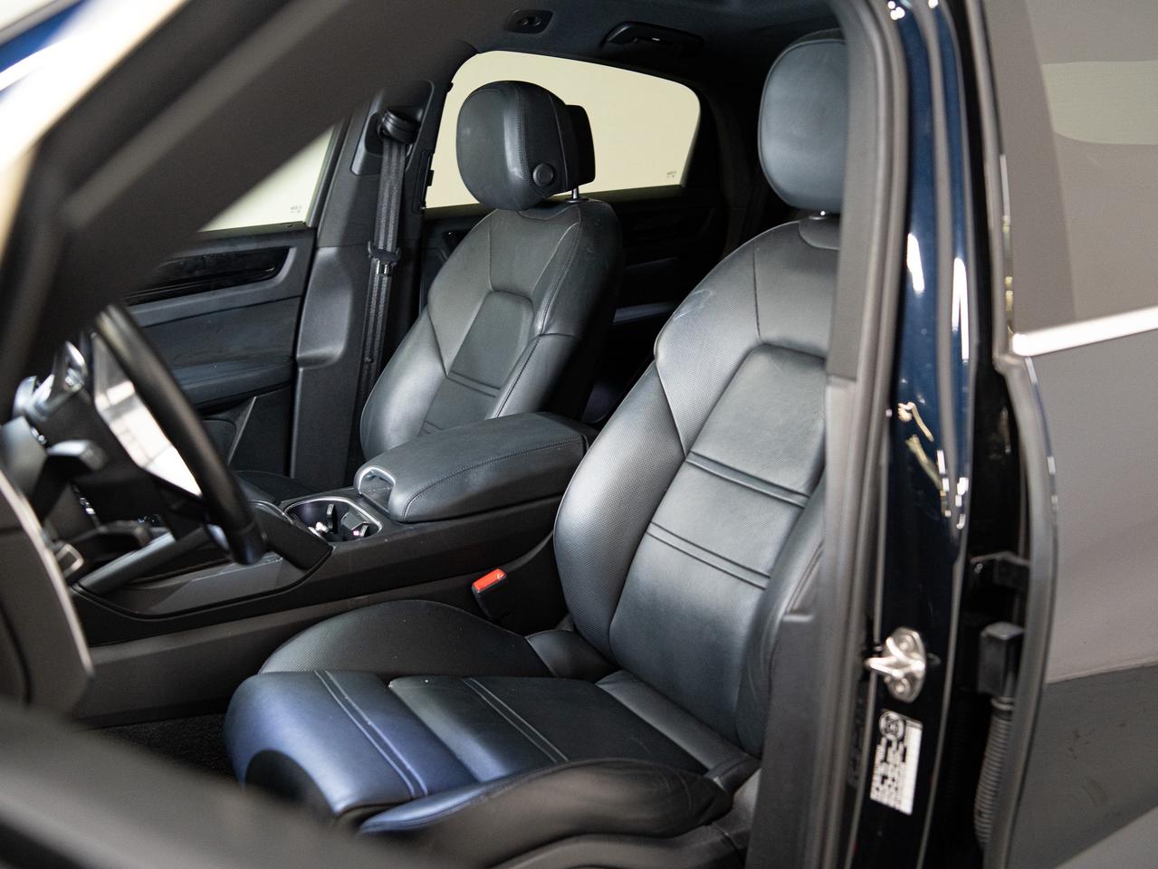 2022 Porsche Cayenne COUPE | PREMIUM PLUS PKG | BOSE | 21 IN WHEELS Photo