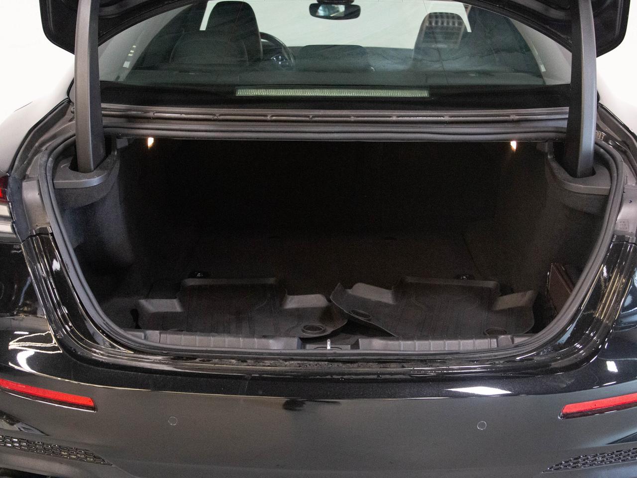 2021 Maserati Ghibli S Q4 GRANDSPORT | 3.0L | NERISSIMO | CARBON FIBRE Photo