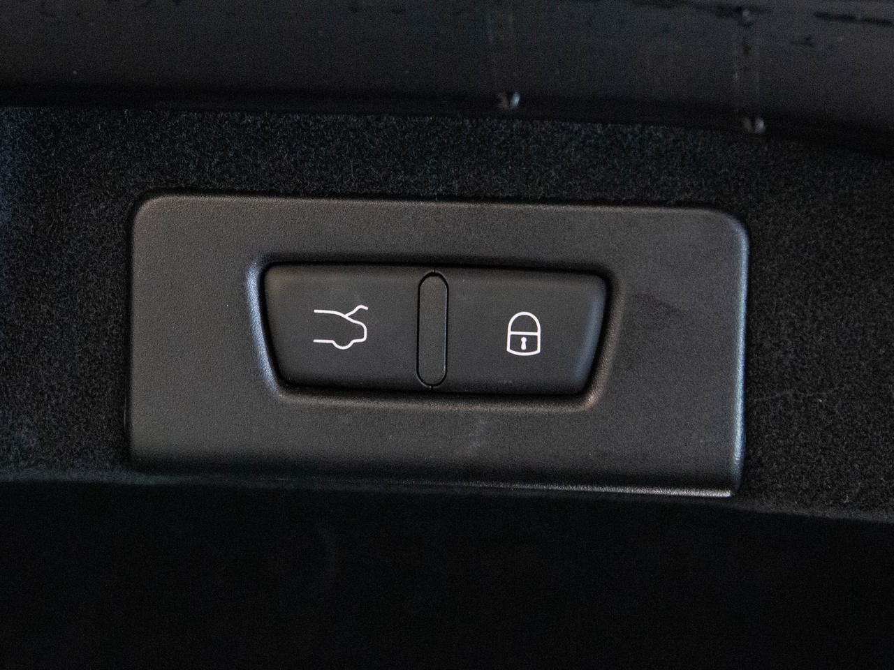 2021 Maserati Ghibli S Q4 GRANDSPORT | 3.0L | NERISSIMO | CARBON FIBRE Photo