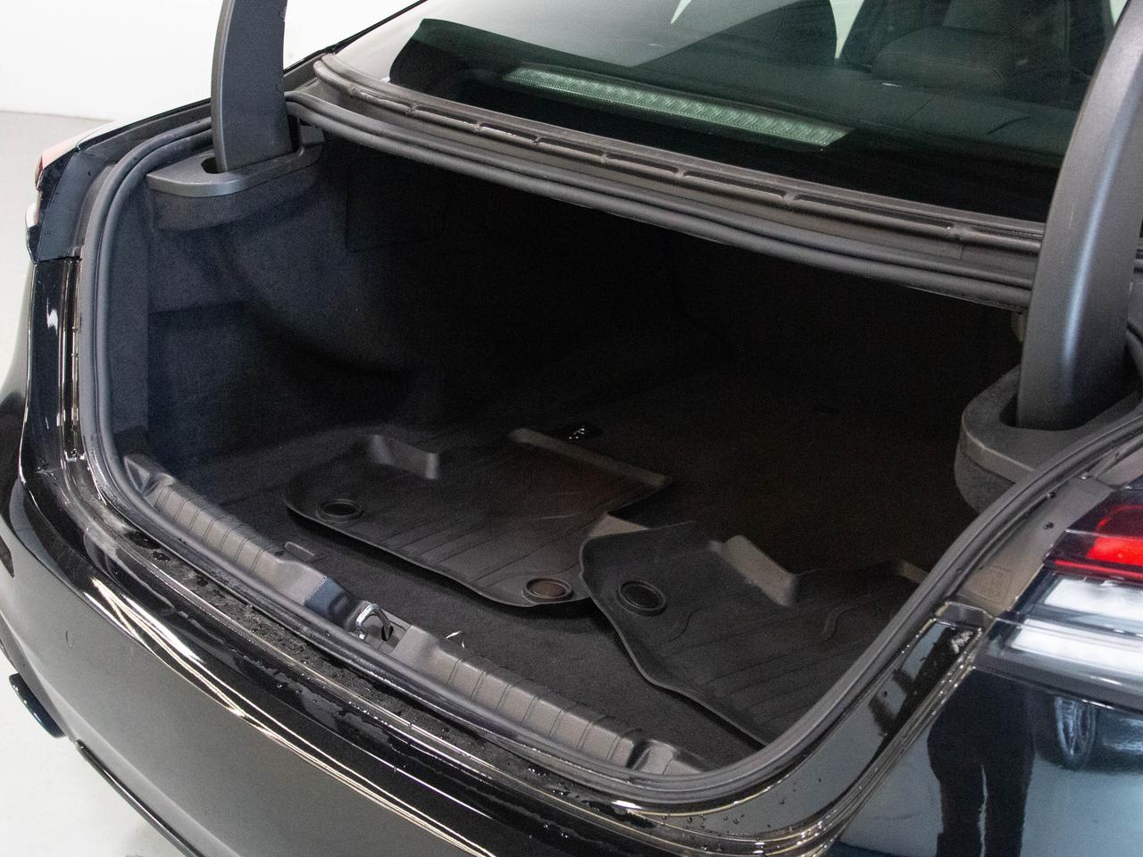 2021 Maserati Ghibli S Q4 GRANDSPORT | 3.0L | NERISSIMO | CARBON FIBRE Photo