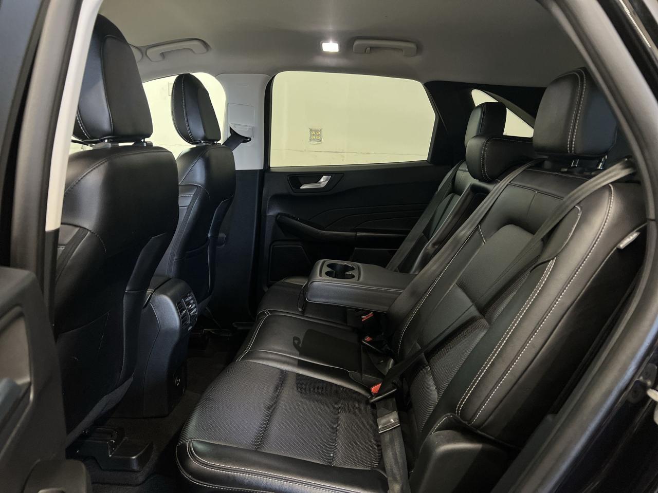 2022 Ford Escape SEL AWD| HTD LEATHER| CARPLAY| ALLOYS|REMOTE START Photo