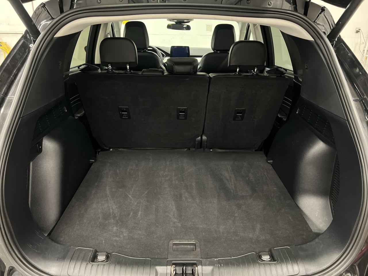 2022 Ford Escape SEL AWD| HTD LEATHER| CARPLAY| ALLOYS|REMOTE START Photo