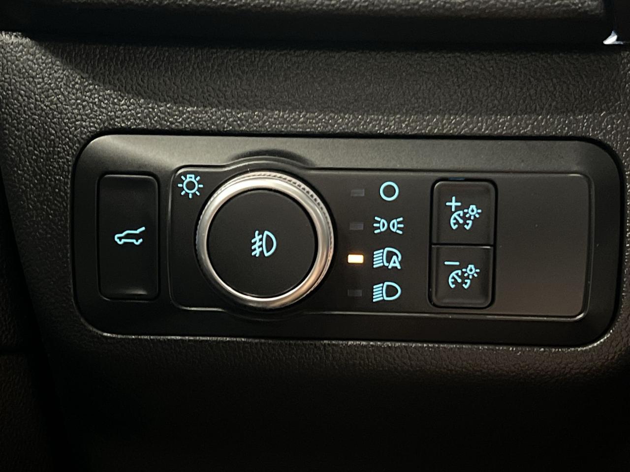 2022 Ford Escape SEL AWD| HTD LEATHER| CARPLAY| ALLOYS|REMOTE START Photo