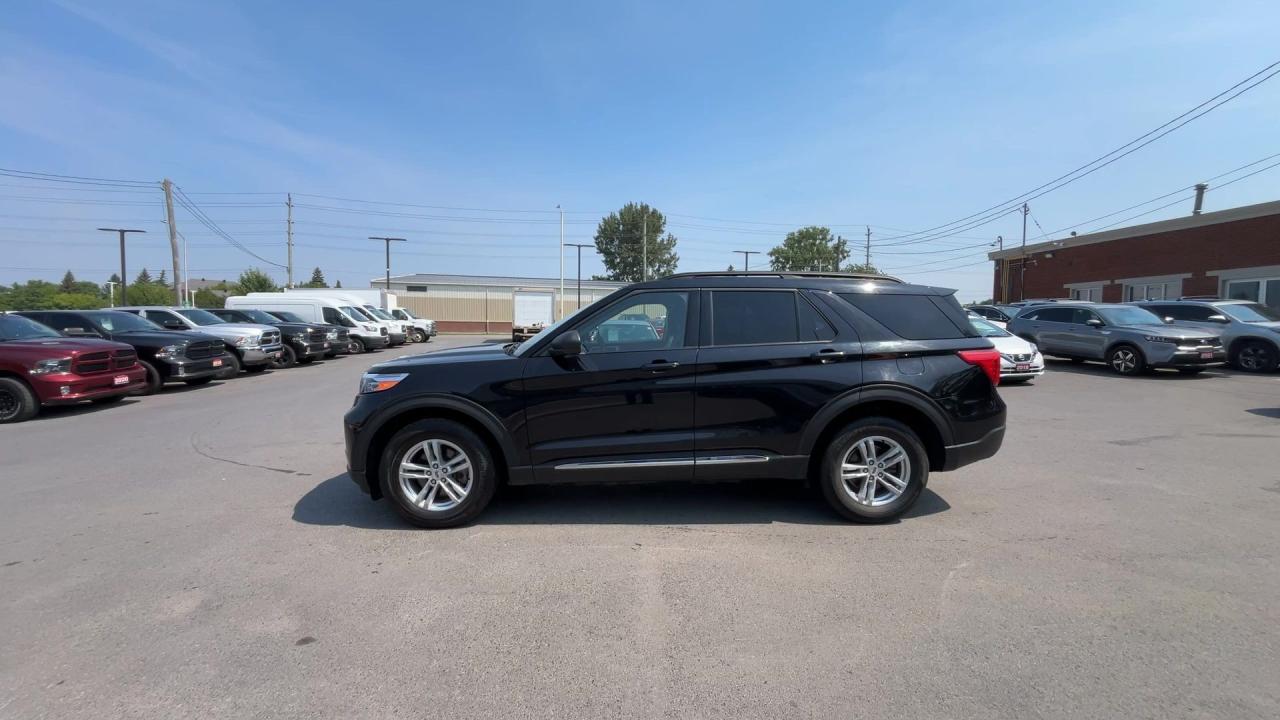 2023 Ford Explorer AWD| 6-PASS| HTD LEATHER| PANO ROOF| CARPLAY| NAV Photo4