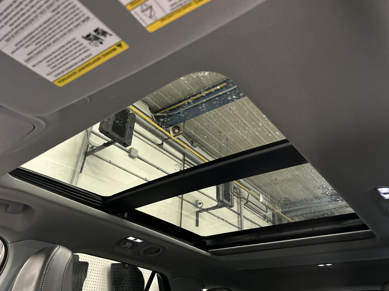 2023 Ford Explorer AWD| 6-PASS| HTD LEATHER| PANO ROOF| CARPLAY| NAV Photo