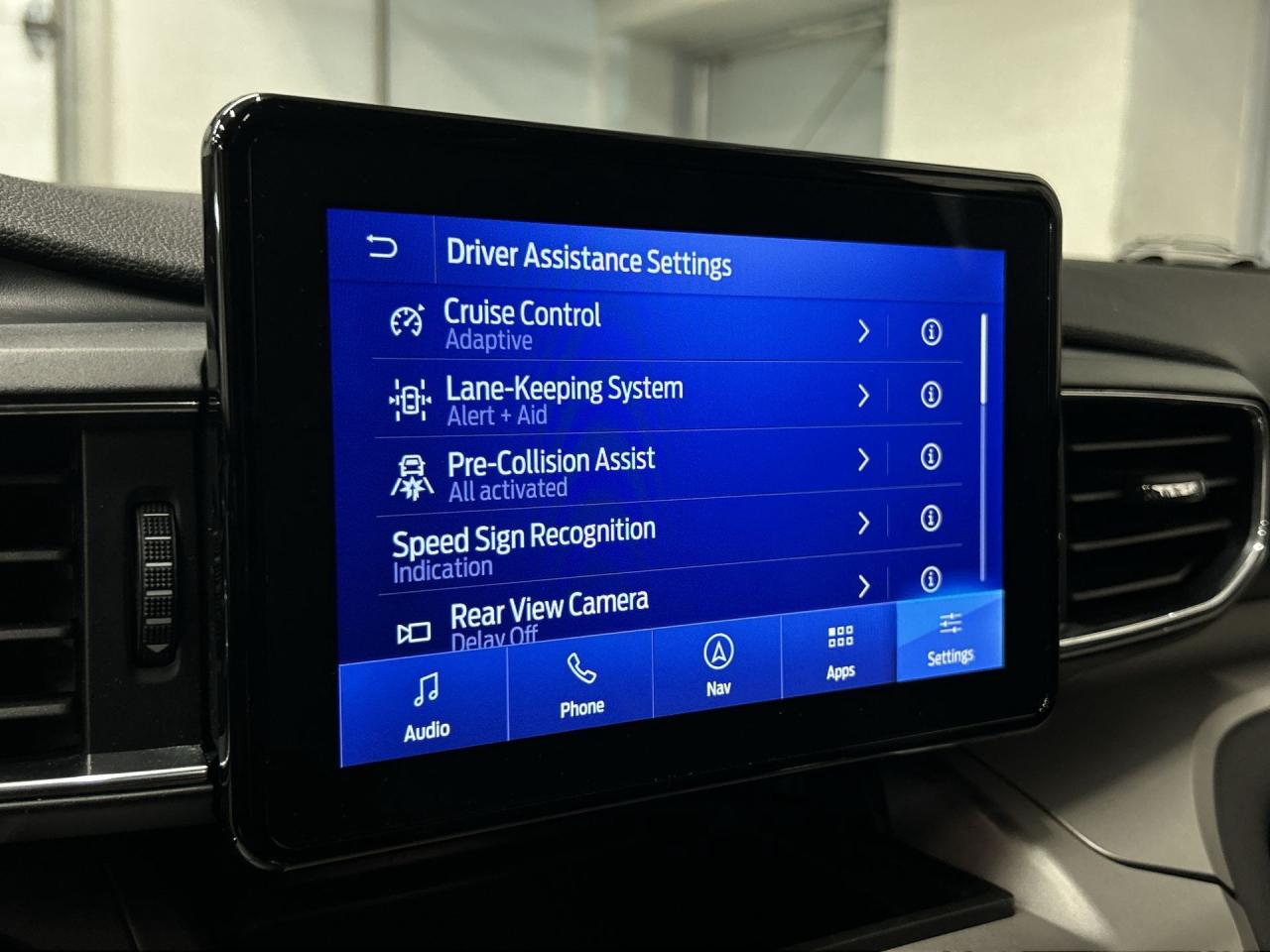 2023 Ford Explorer AWD| 6-PASS| HTD LEATHER| PANO ROOF| CARPLAY| NAV Photo