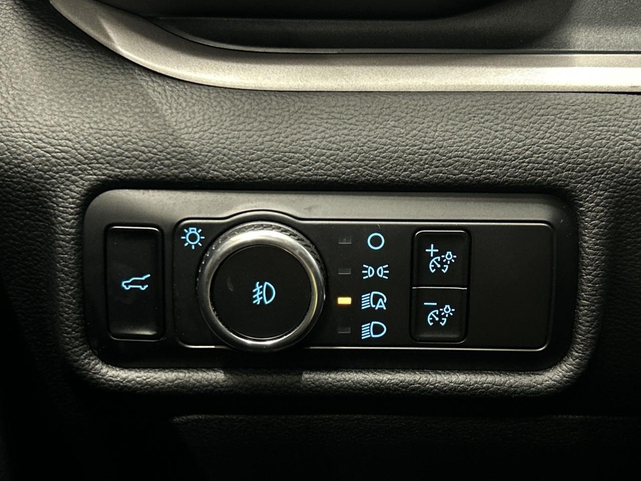 2023 Ford Explorer AWD| 6-PASS| HTD LEATHER| PANO ROOF| CARPLAY| NAV Photo