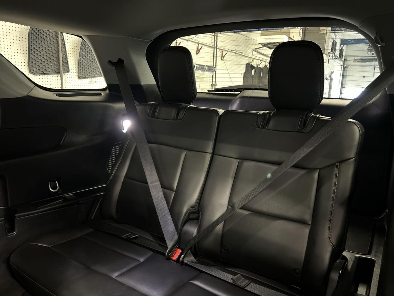 2023 Ford Explorer AWD| 6-PASS| HTD LEATHER| PANO ROOF| CARPLAY| NAV Photo