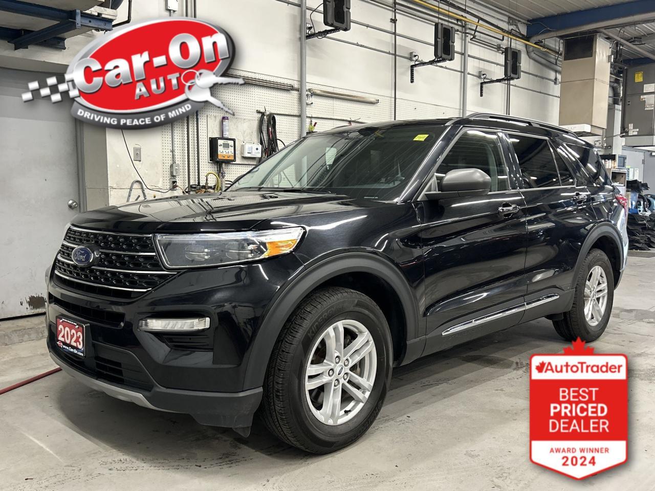 2023 Ford Explorer AWD| 6-PASS| HTD LEATHER| PANO ROOF| CARPLAY| NAV Photo0