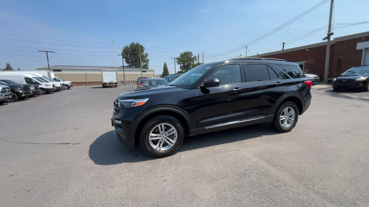 2023 Ford Explorer AWD| 6-PASS| HTD LEATHER| PANO ROOF| CARPLAY| NAV Photo3