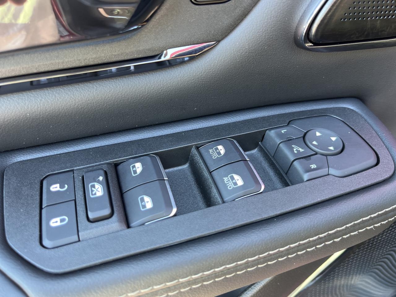 2025 RAM 1500 NIGHT EDITION / NAV / HIGH OUTPUT TWIN TURBO Photo