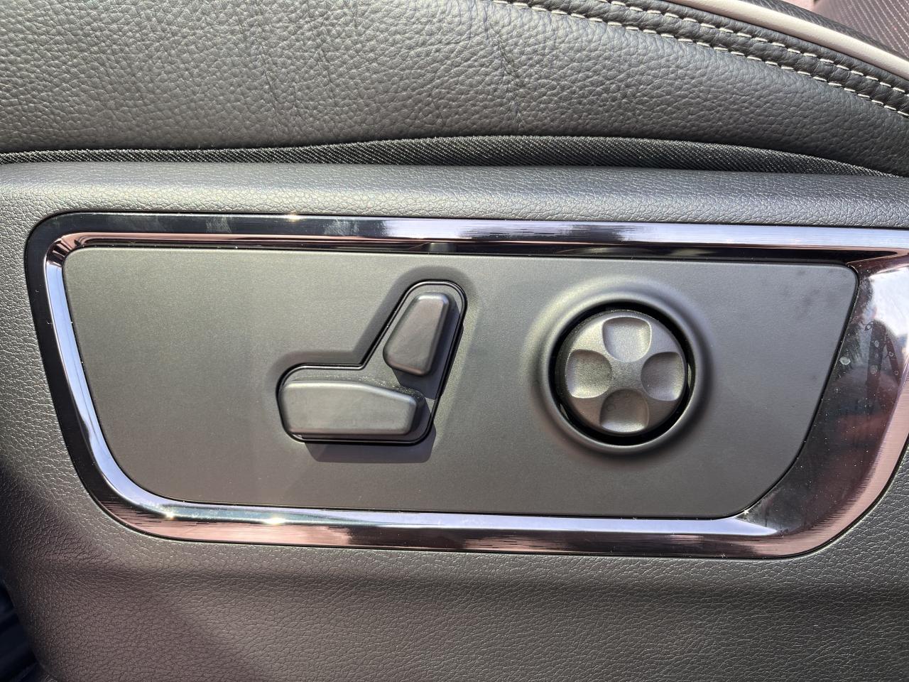 2025 RAM 1500 NIGHT EDITION / NAV / HIGH OUTPUT TWIN TURBO Photo