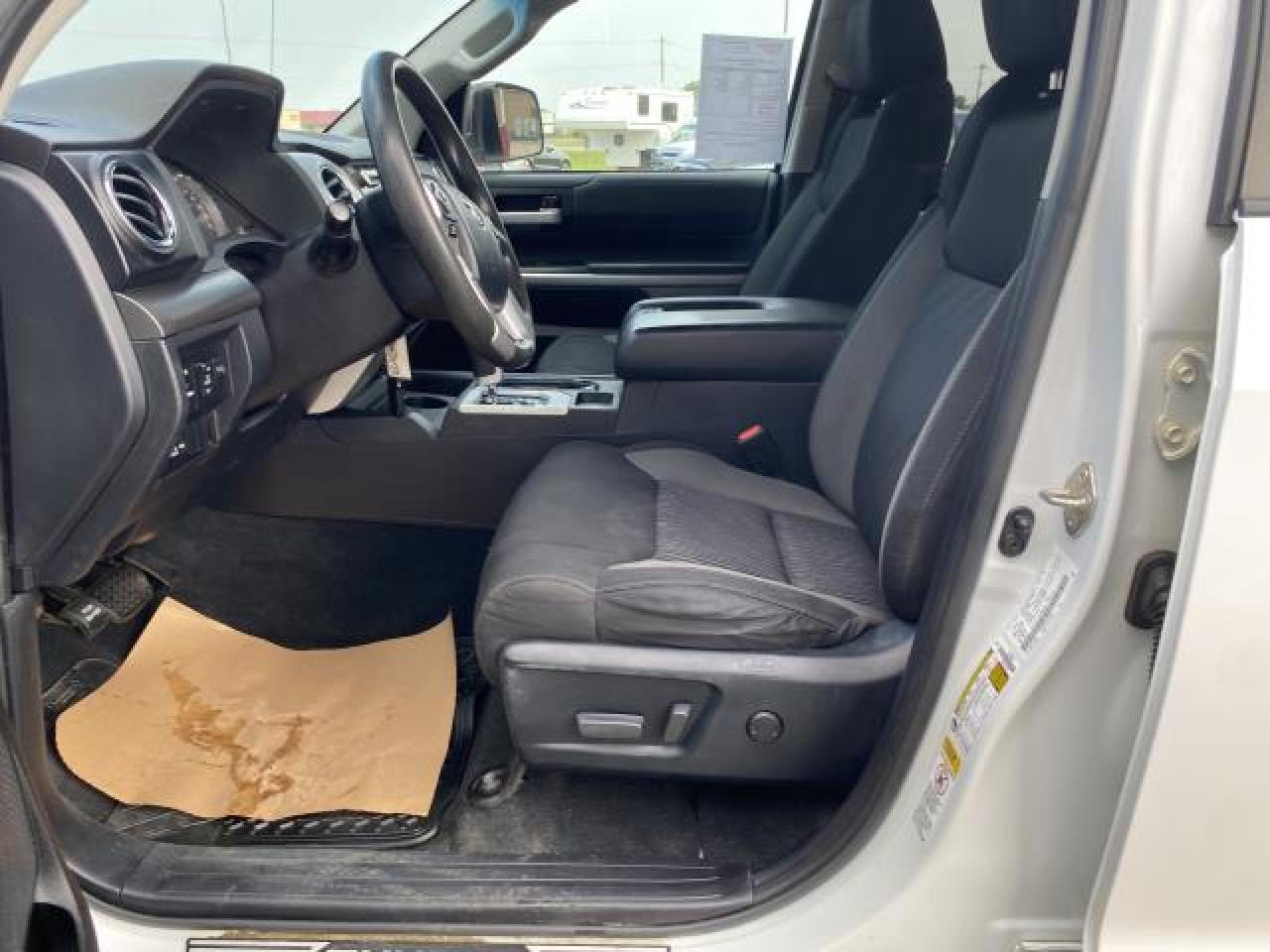 2017 Toyota Tundra SR5 5.7L V8 DOUBLE C - Photo #10