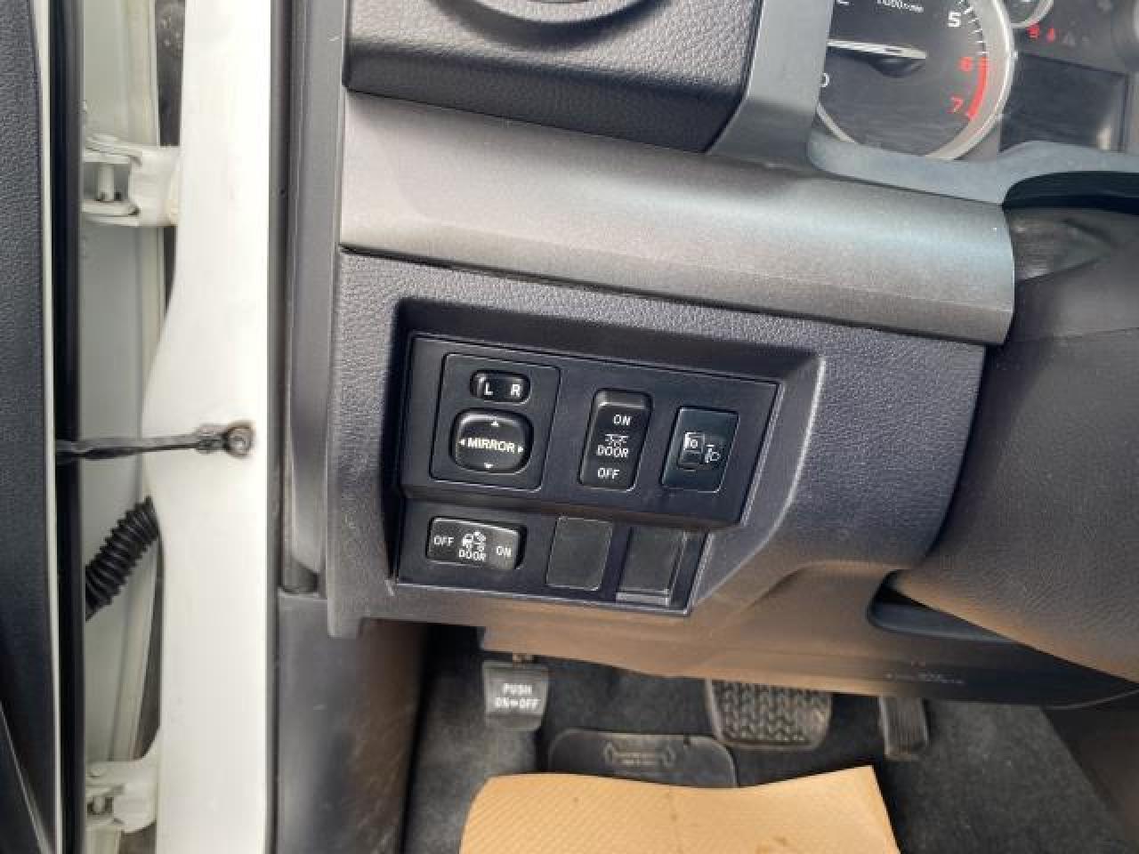 2017 Toyota Tundra SR5 5.7L V8 DOUBLE C - Photo #12