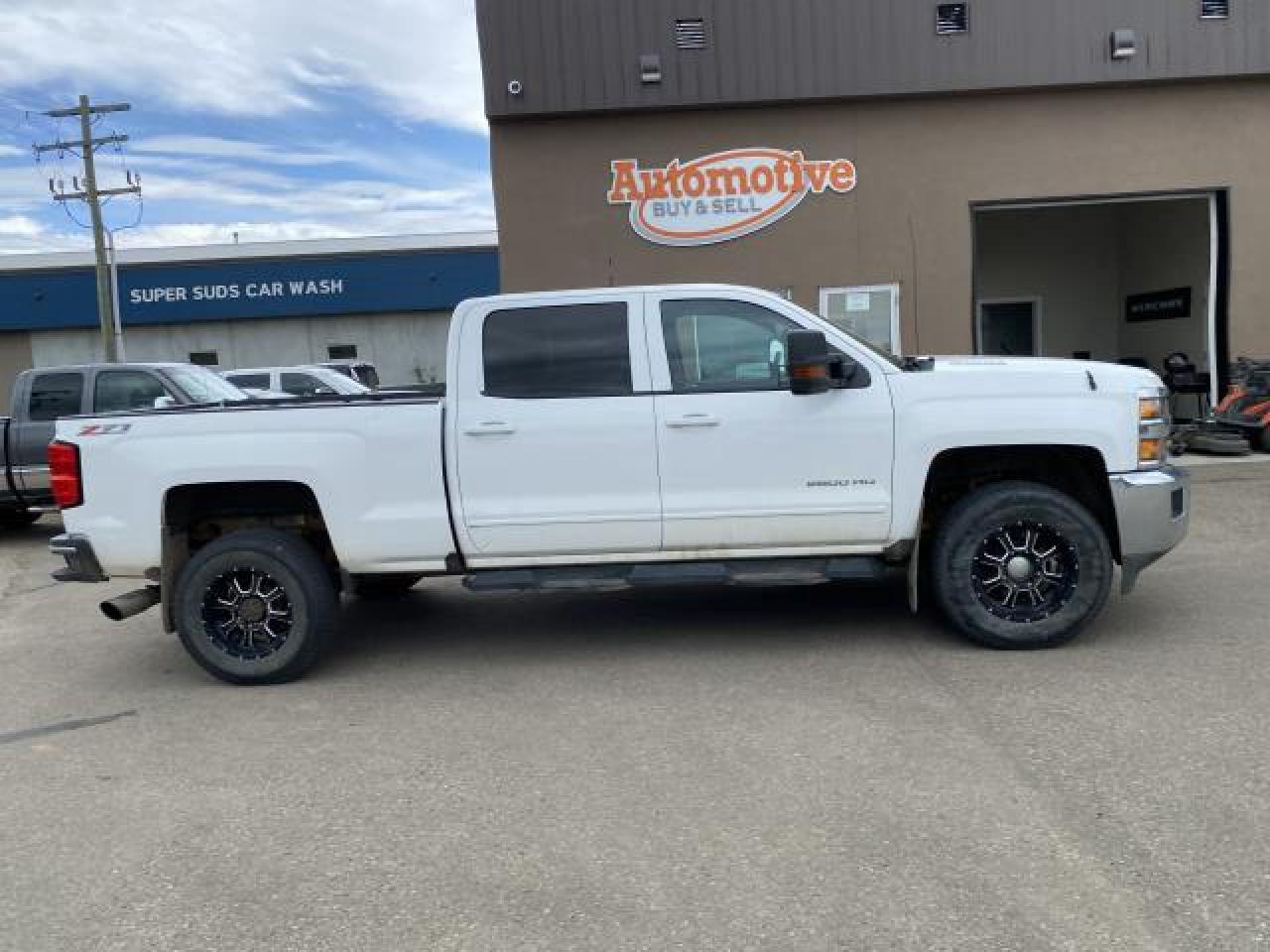 Used 2016 Chevrolet Silverado 2500 HD LT Crew Cab 4WD for sale in Stettler, AB